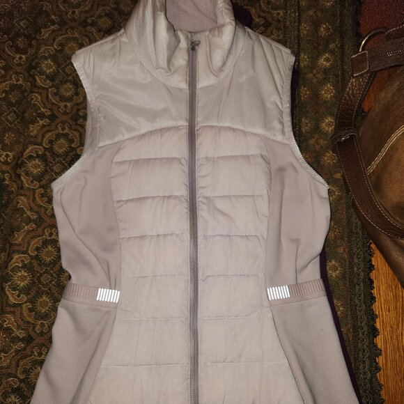 Light pink Down for a Run vest - Picture 1 of 3